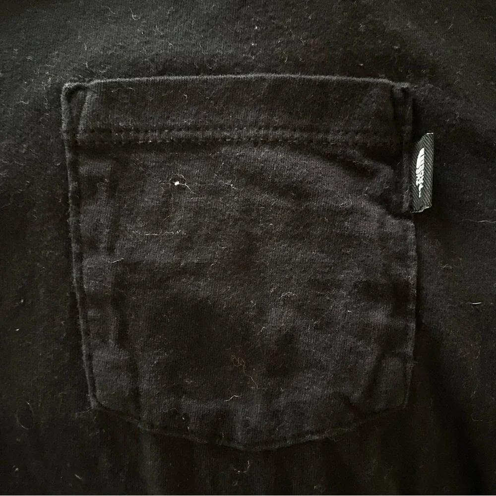 The North Face pocket tee - Picture 2 of 3
